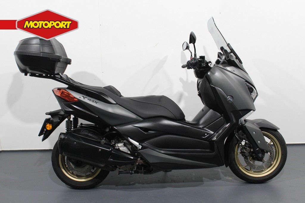 YAMAHA - XMAX 300 Tech MAX