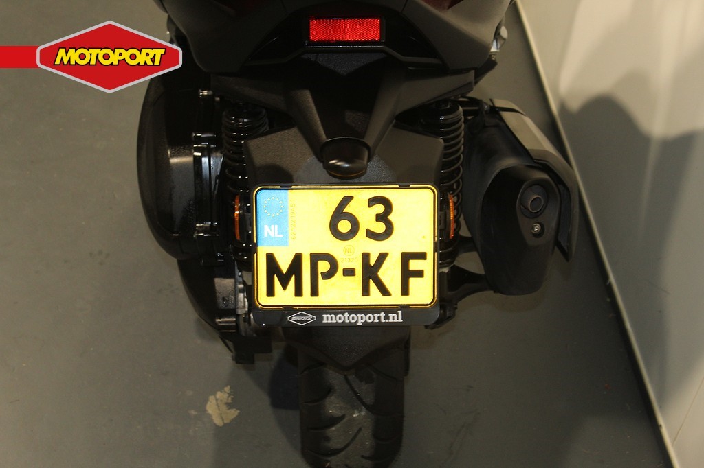 YAMAHA - XMAX 300 Tech MAX