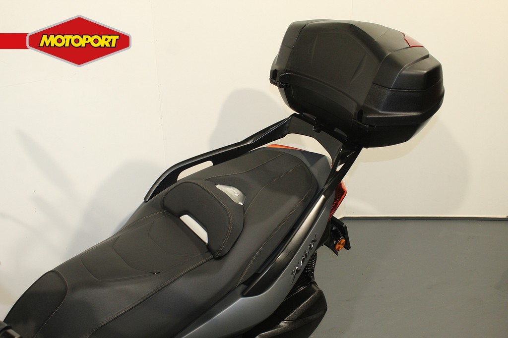 YAMAHA - XMAX 300 Tech MAX