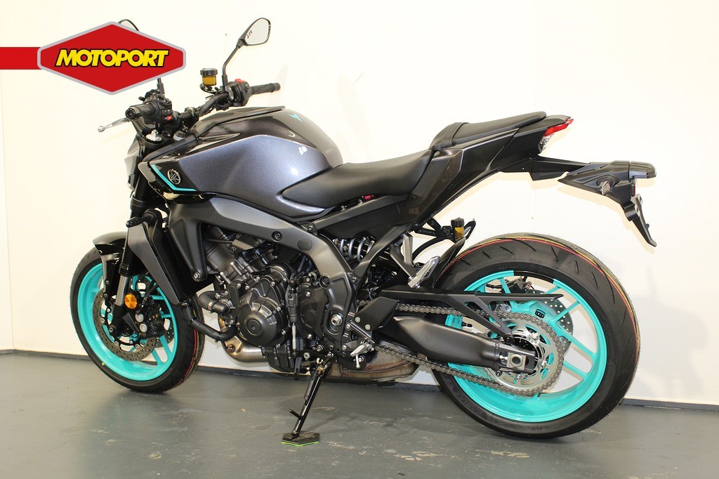YAMAHA - MT 09