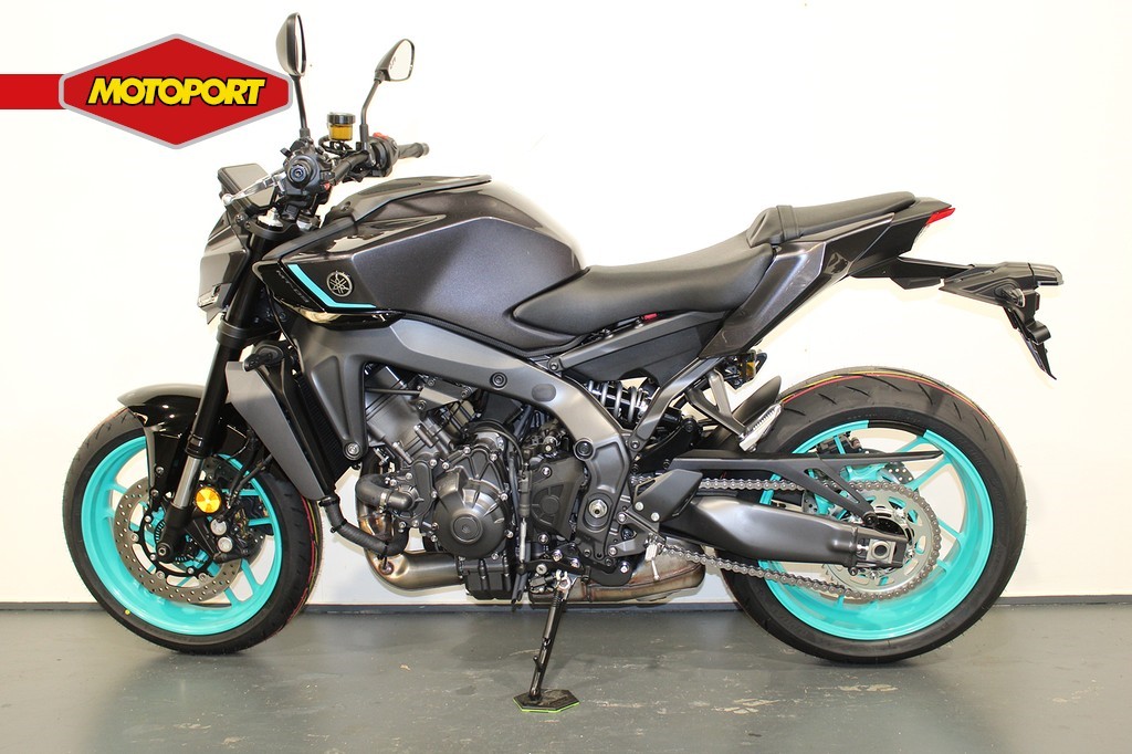 YAMAHA - MT 09