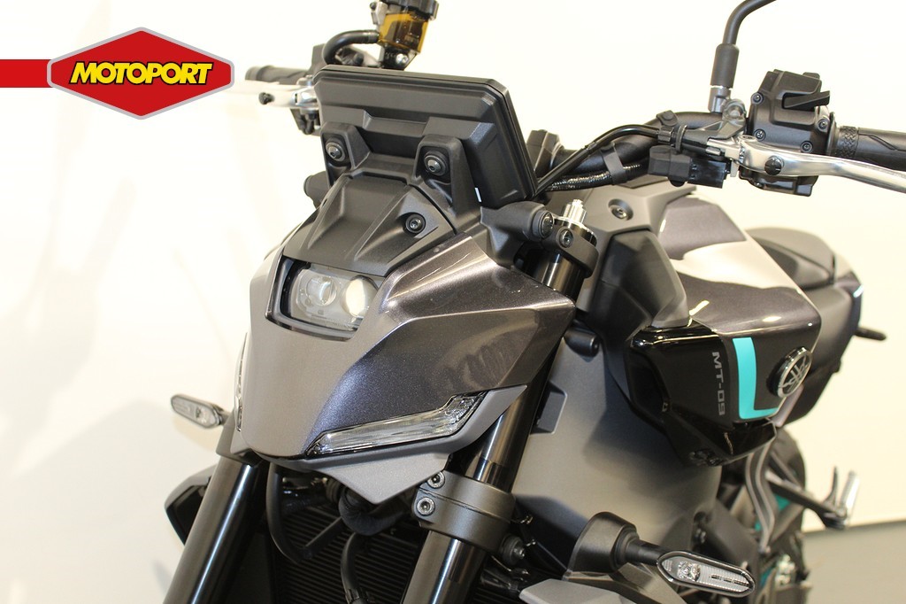 YAMAHA - MT 09