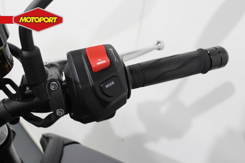YAMAHA - MT 09