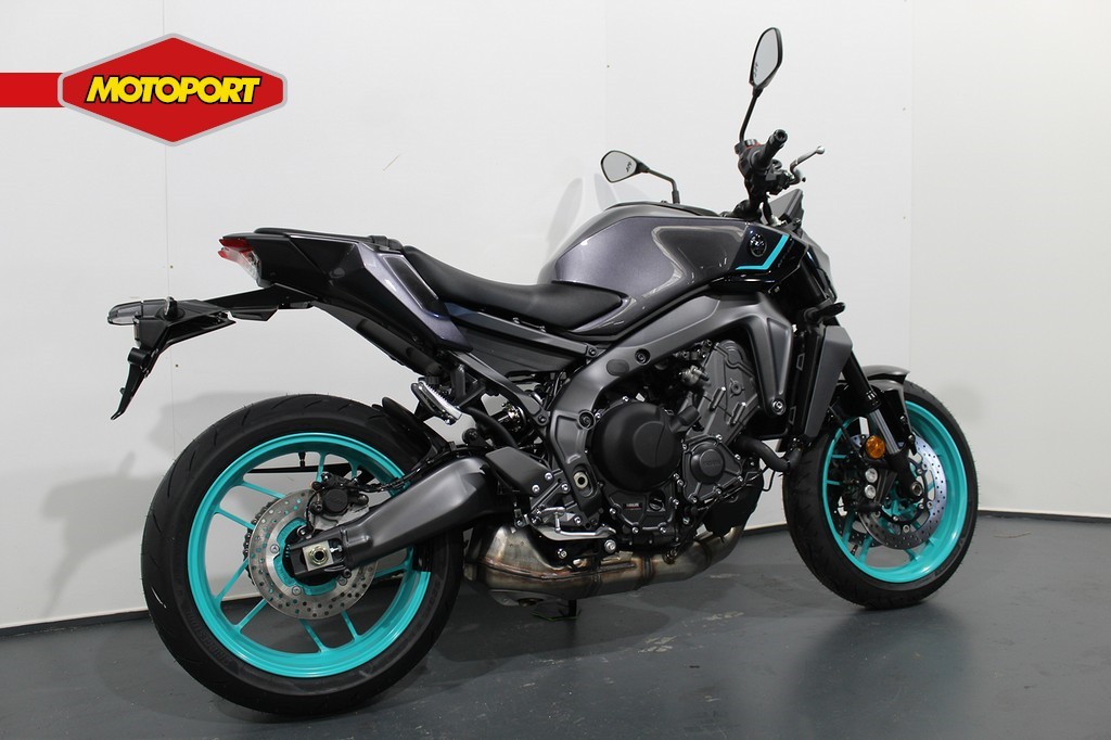 YAMAHA - MT 09
