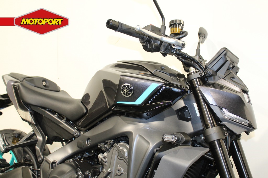 YAMAHA - MT 09