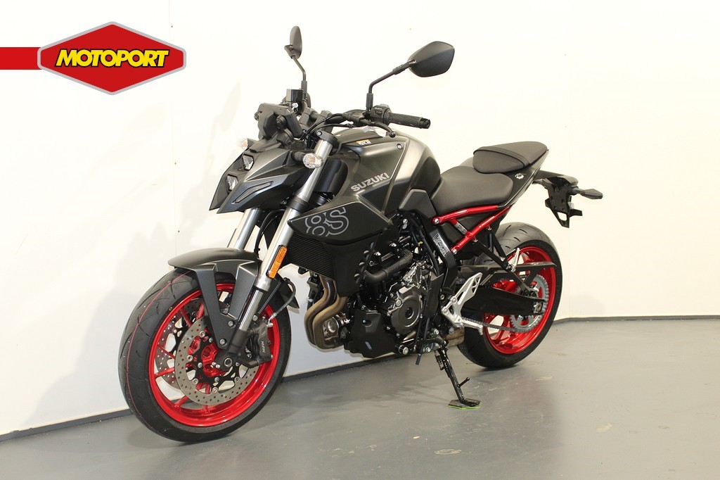 SUZUKI - GSX 8S