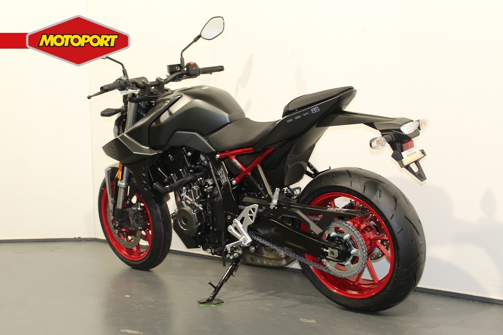 SUZUKI - GSX 8S