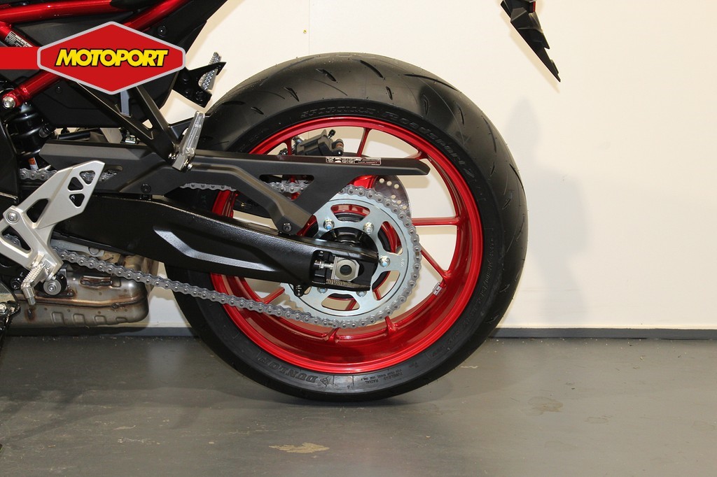 SUZUKI - GSX 8S