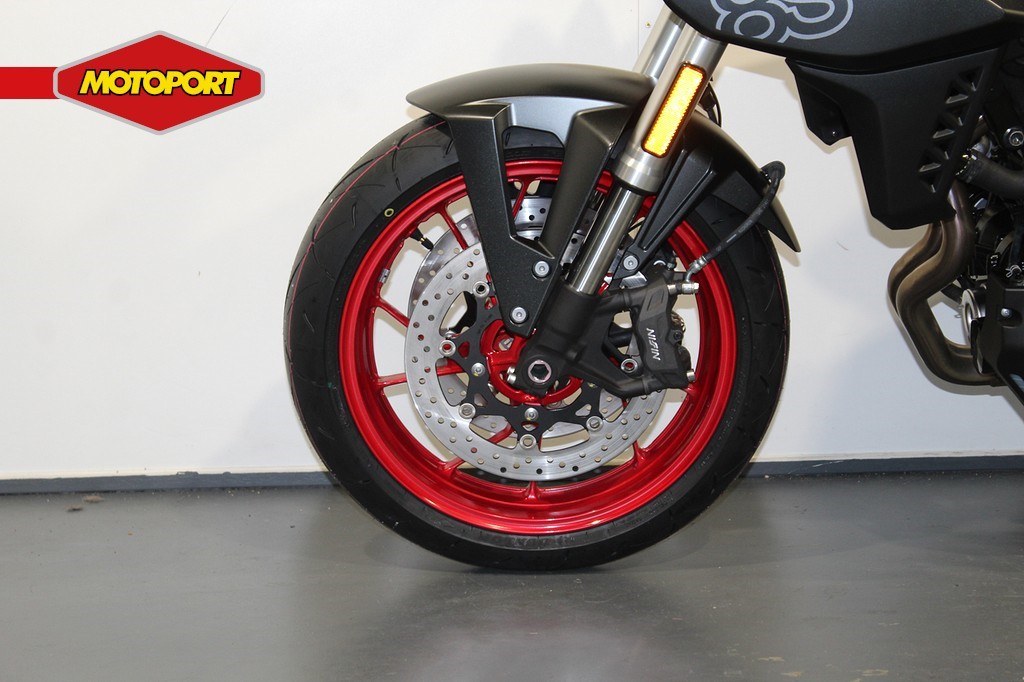 SUZUKI - GSX 8S