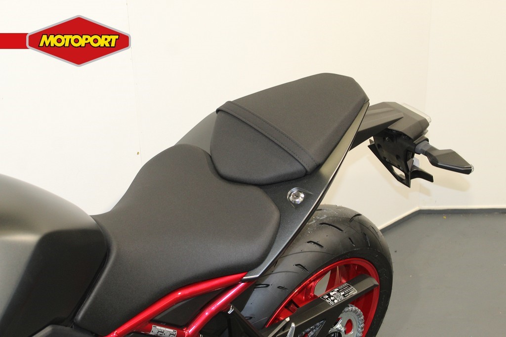 SUZUKI - GSX 8S
