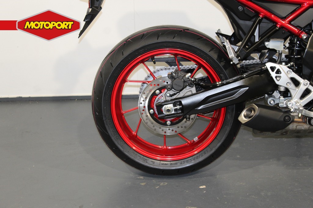 SUZUKI - GSX 8S