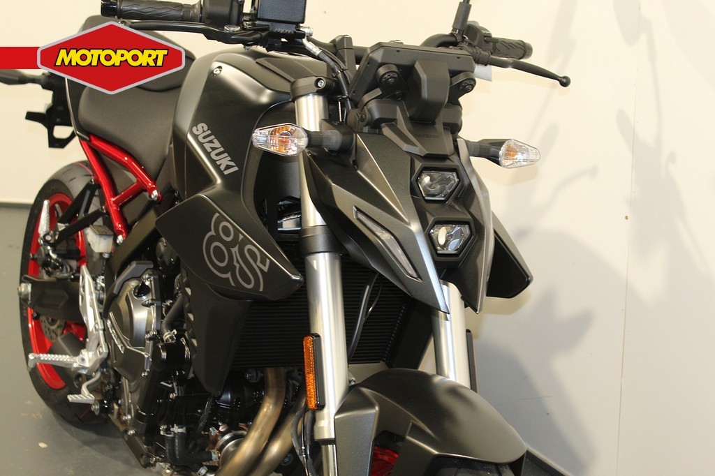 SUZUKI - GSX 8S