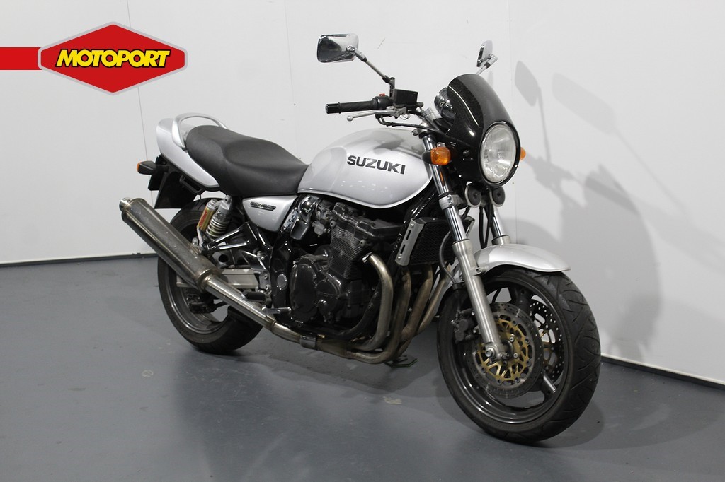 SUZUKI - GSX 750