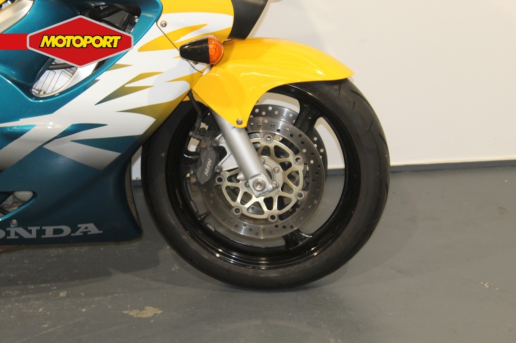 HONDA - CBR 600 F