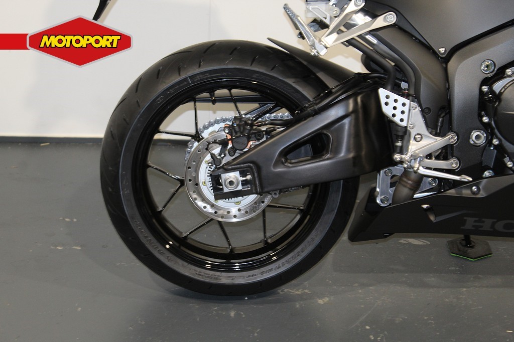 HONDA - CBR 600 RR