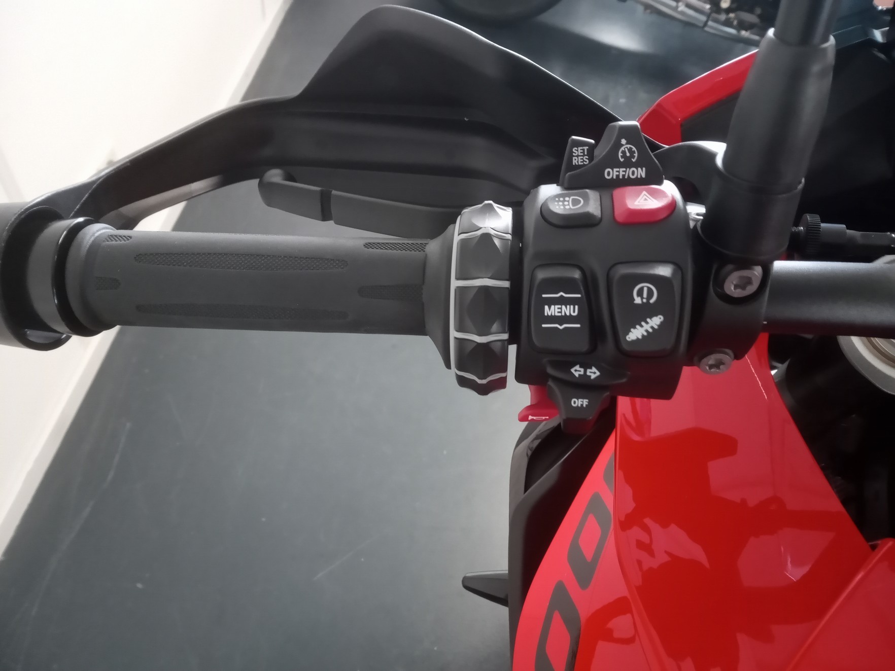 BMW - S1000 XR