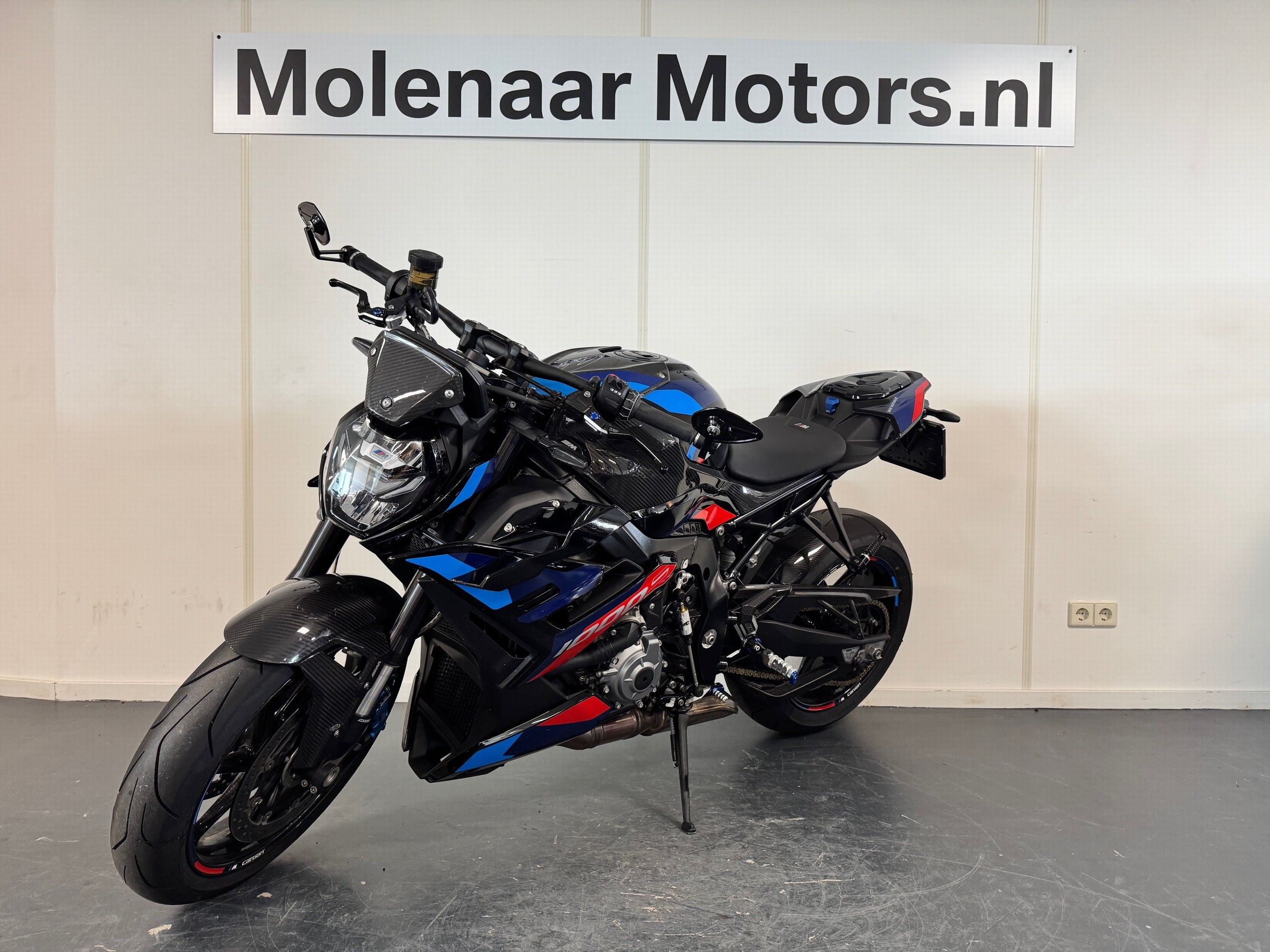 BMW - M1000 R