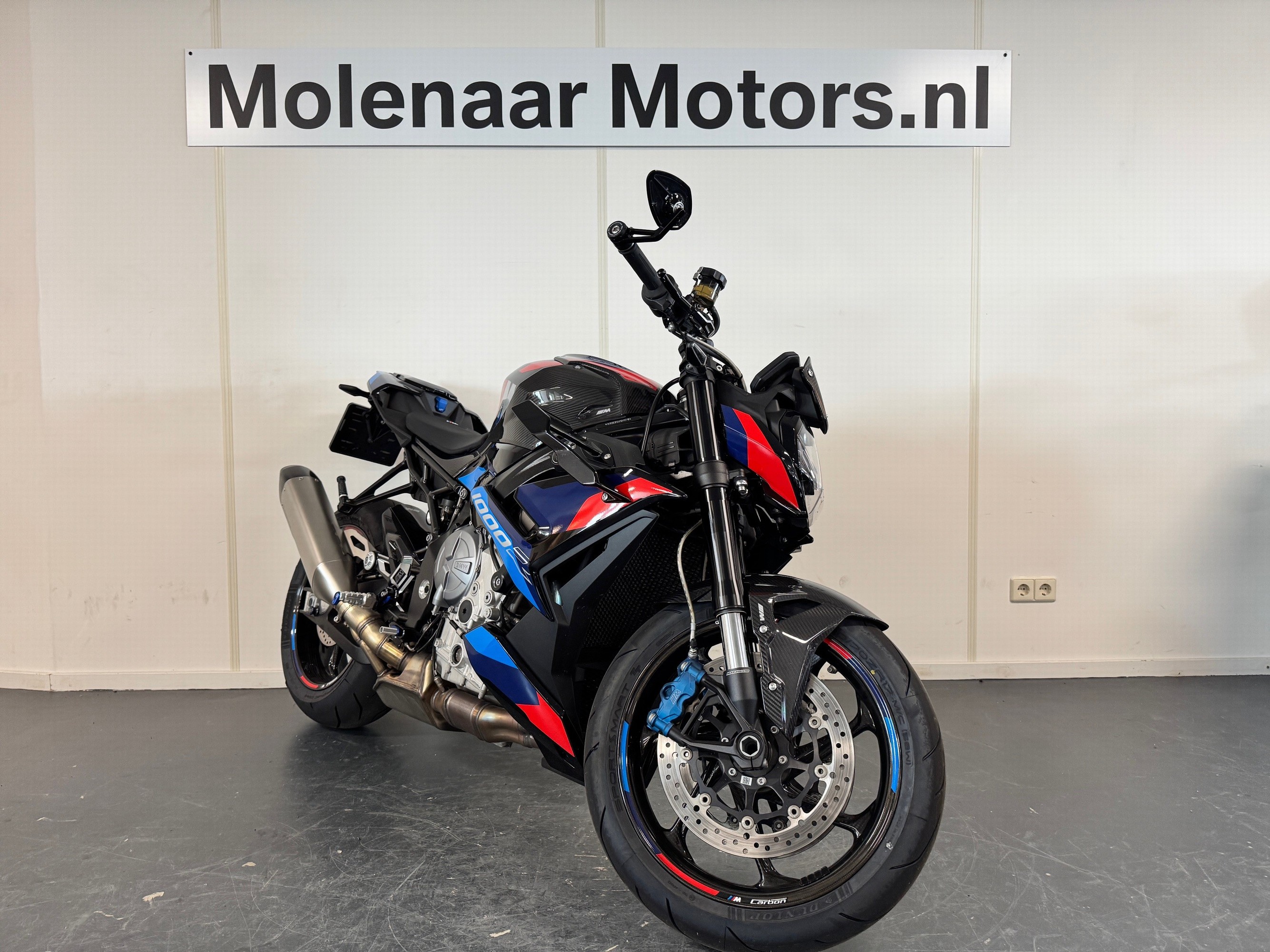 BMW - M1000 R