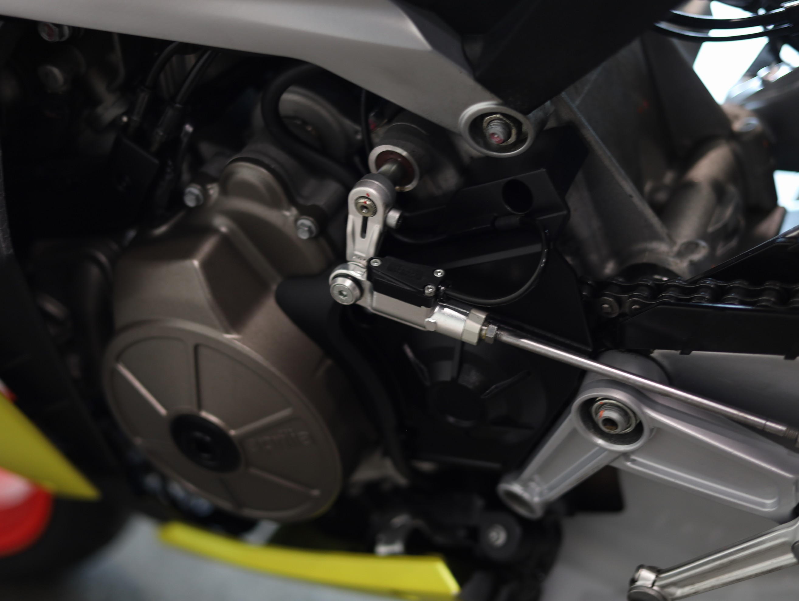 APRILIA - RS 660