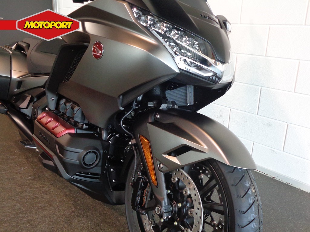 honda gl 1800 bagger