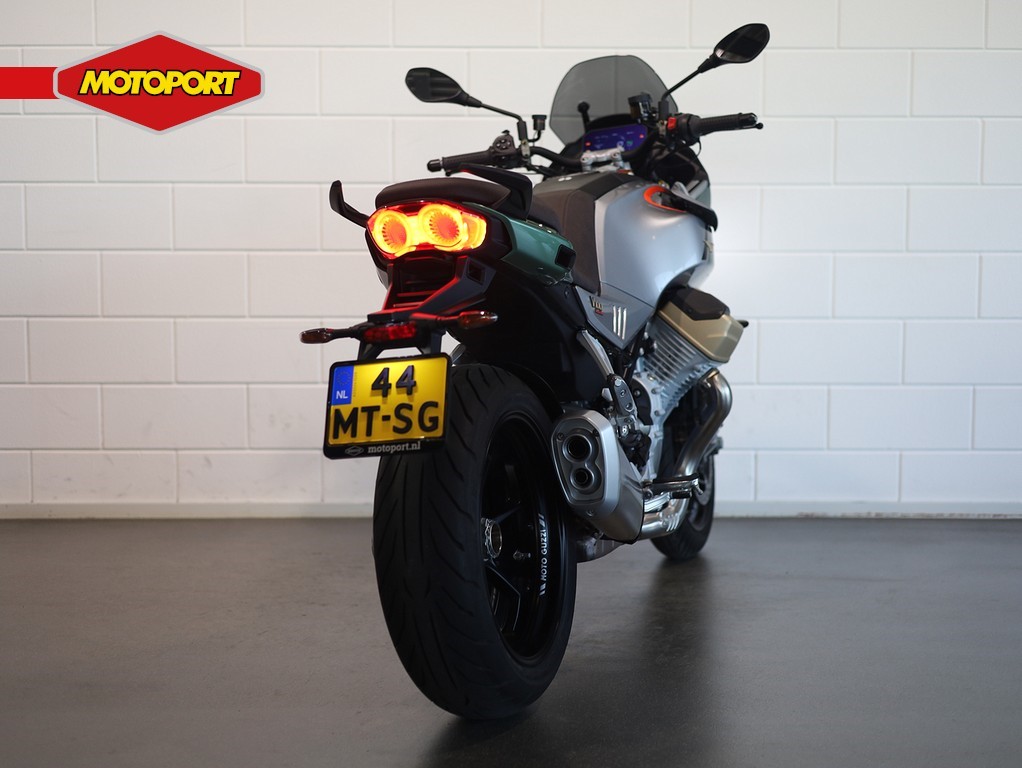MOTO GUZZI - V 100 S Mandello