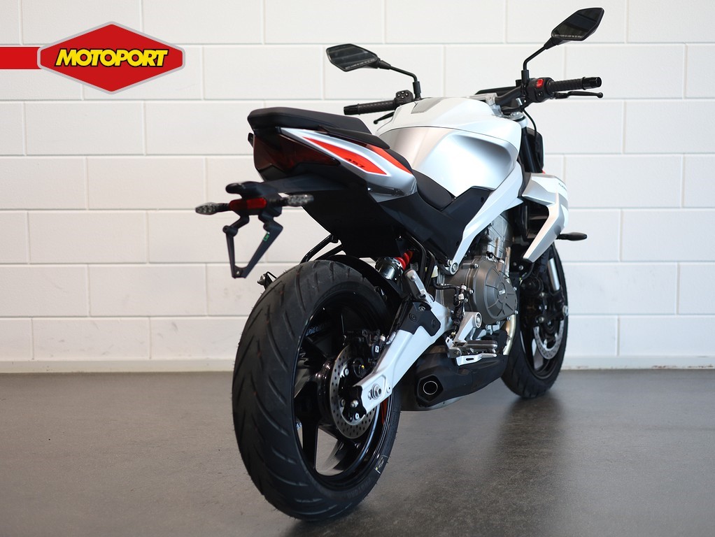 APRILIA - Tuono 457