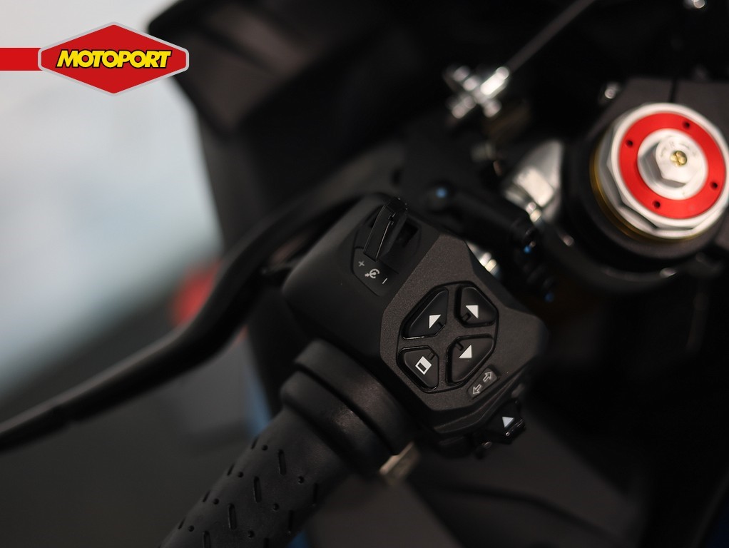 APRILIA - RSV 4