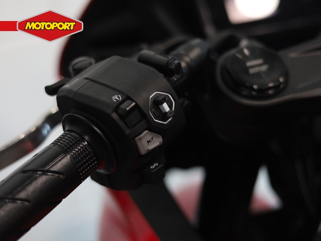 HONDA - CBR 650 R E-Clutch