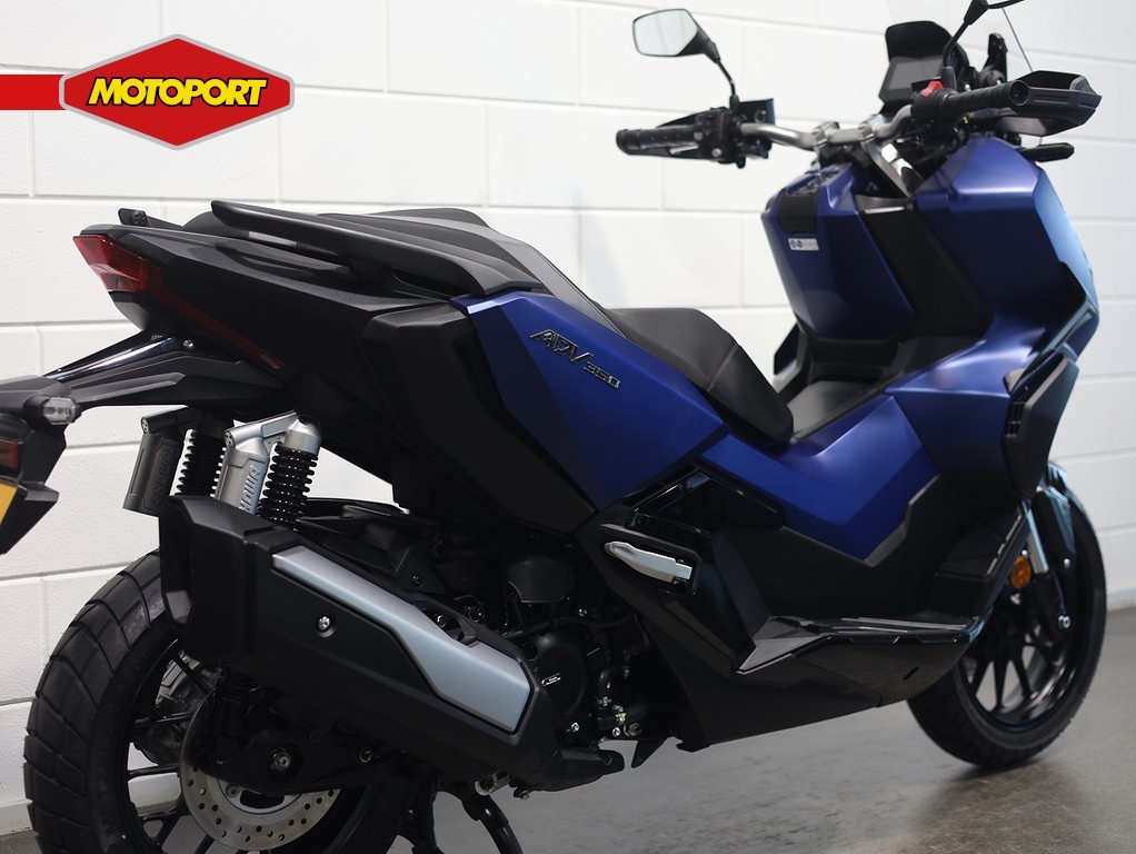 HONDA - ADV 350