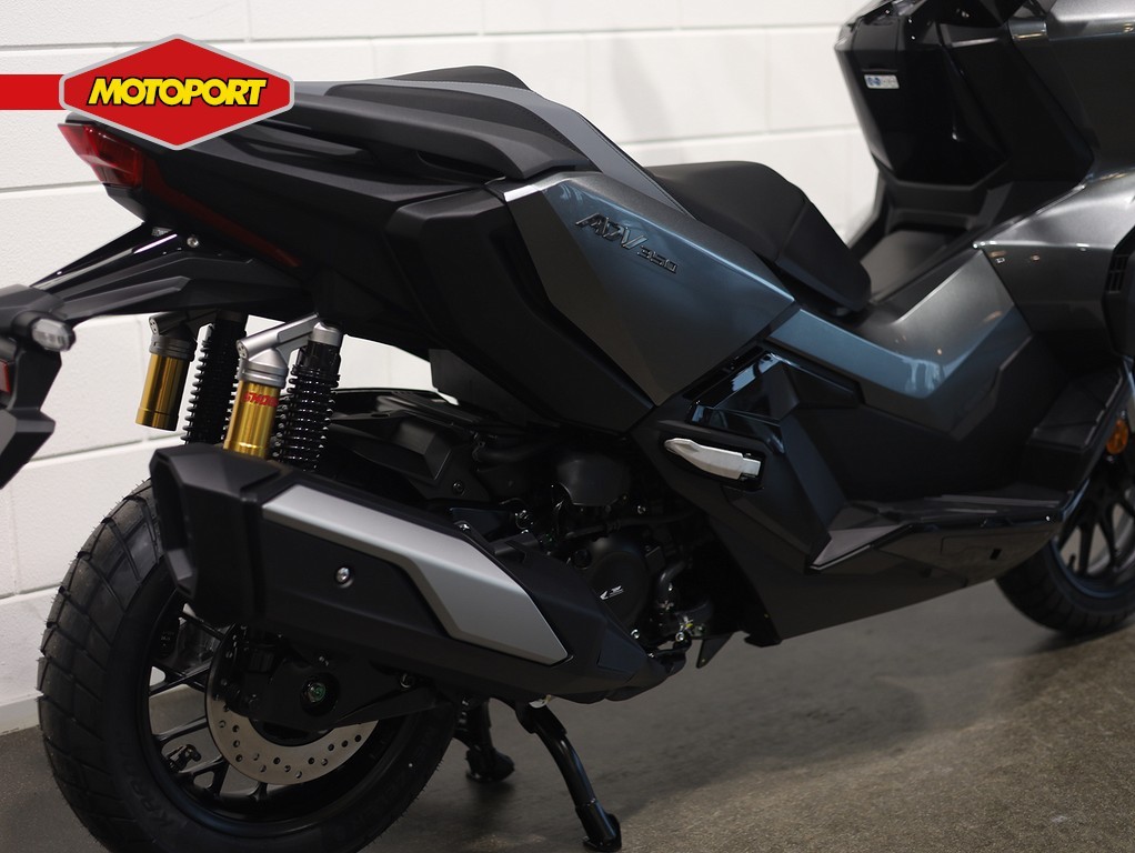 HONDA - ADV 350
