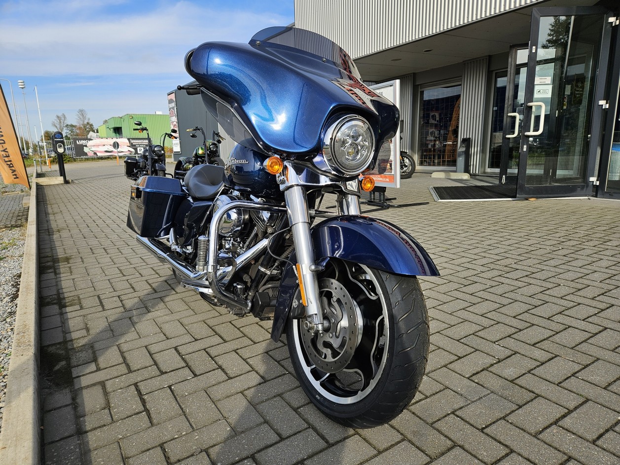HARLEY-DAVIDSON - FLHX Street Glide