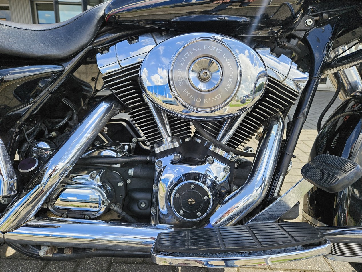 HARLEY-DAVIDSON - FLHRCI ROAD KING CLASSIC (EFI)