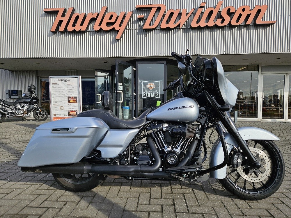 HARLEY-DAVIDSON - FLHXS Street Glide Special 114