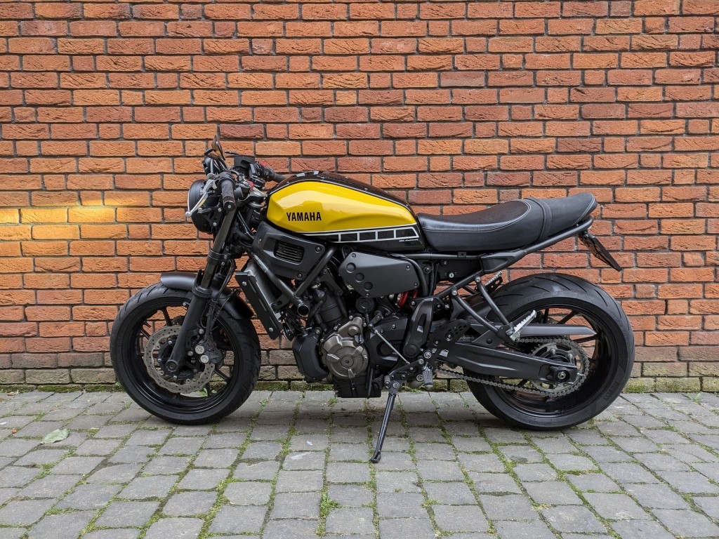 YAMAHA - XSR 700