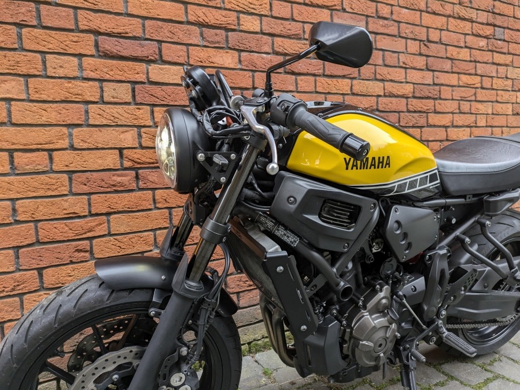 YAMAHA - XSR 700