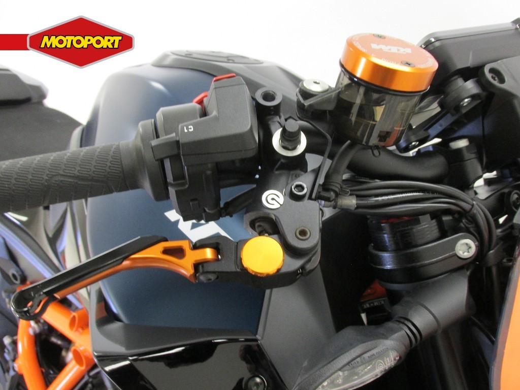 KTM - 1290 SUPER DUKE R EVO