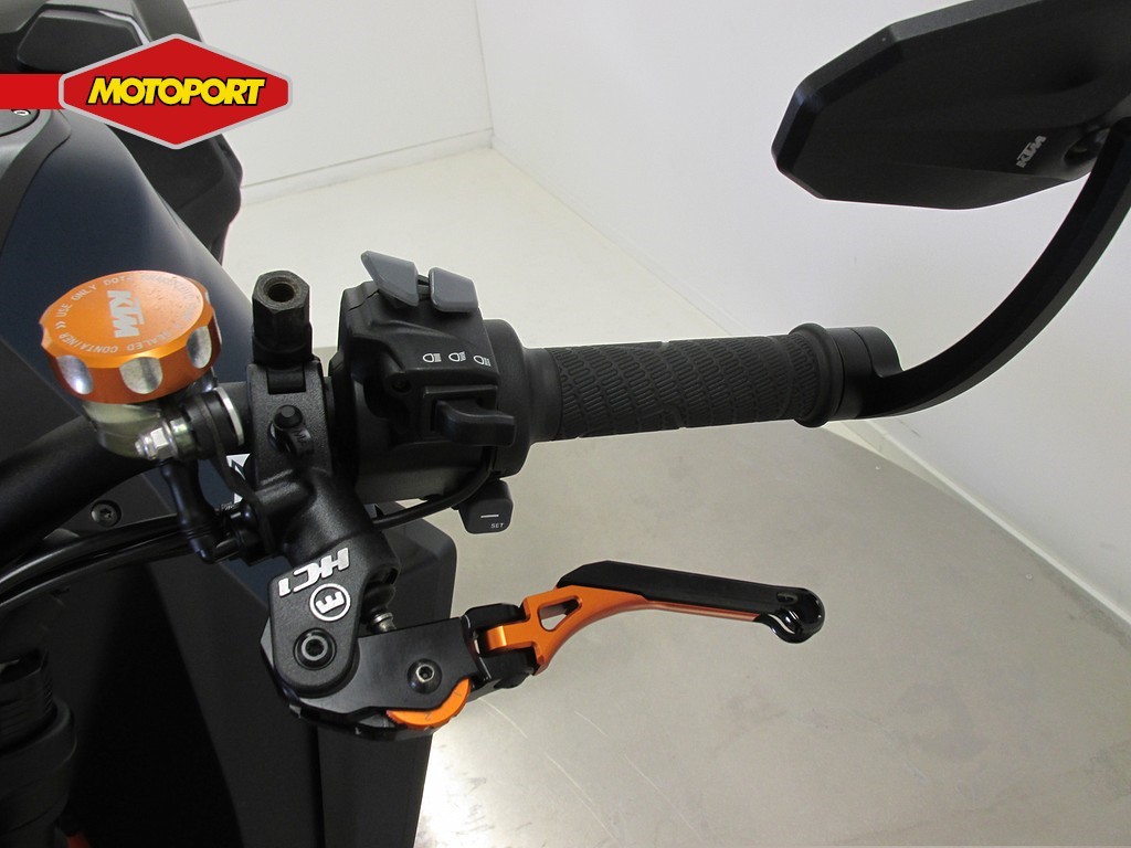 KTM - 1290 SUPER DUKE R EVO