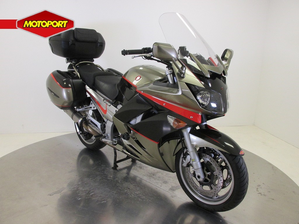 YAMAHA - FJR 1300 A