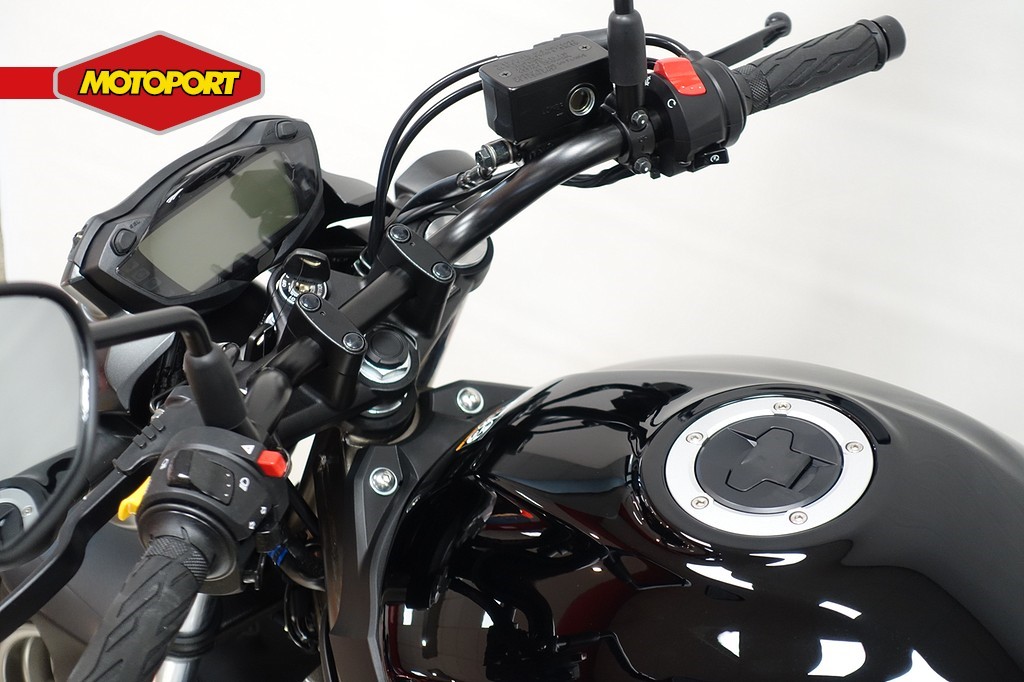 SUZUKI - SV 650 A