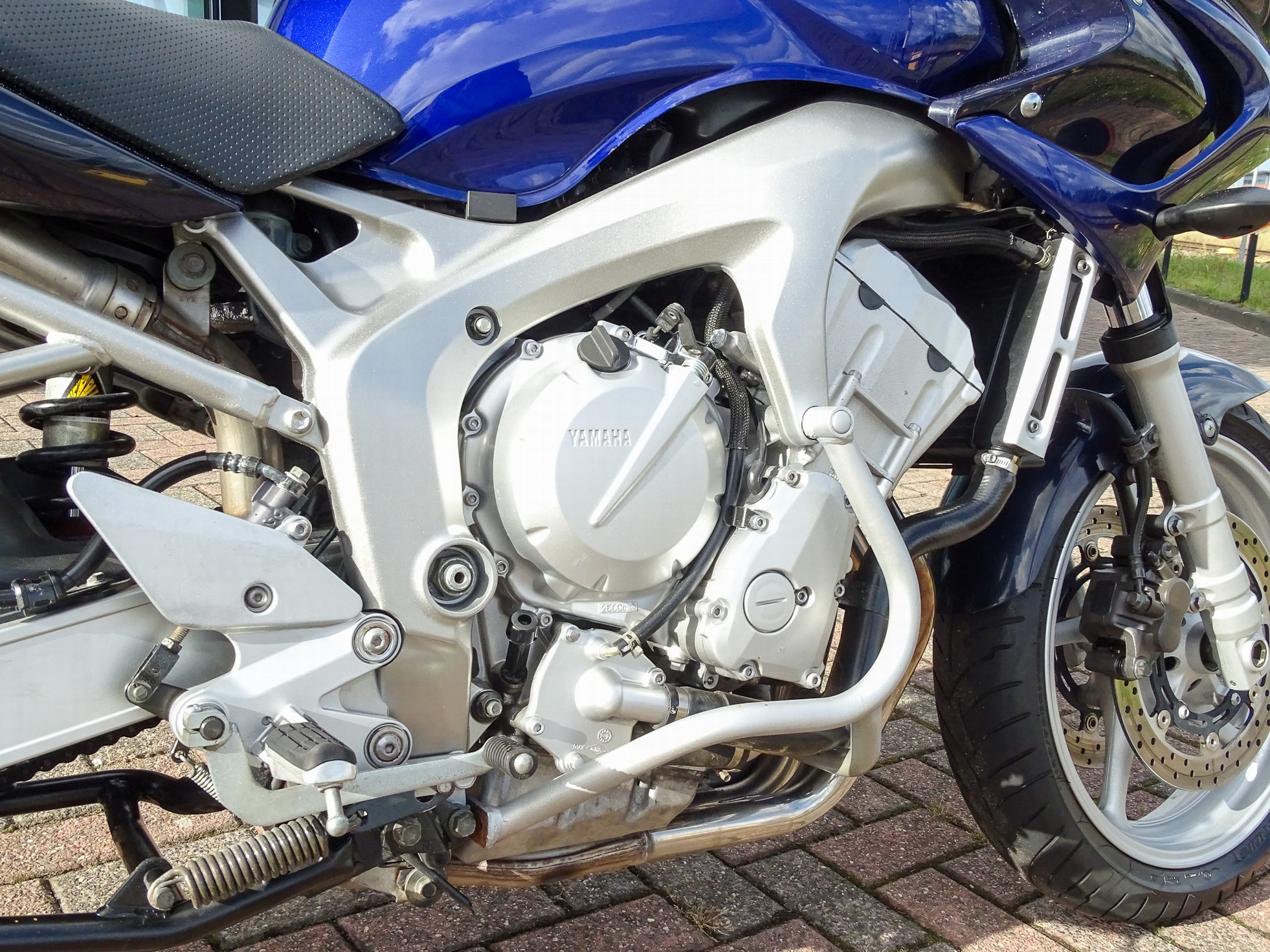 YAMAHA FZ6-S FAZER