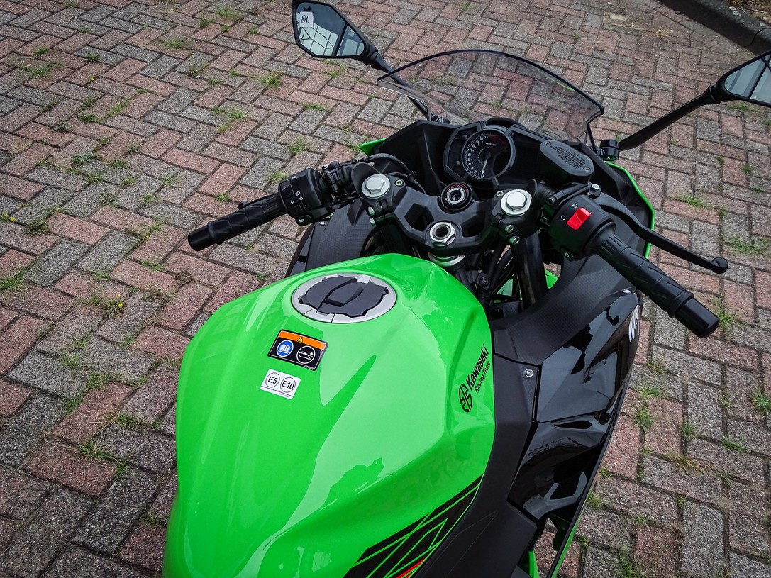 KAWASAKI - NINJA 400 KRT EDITION