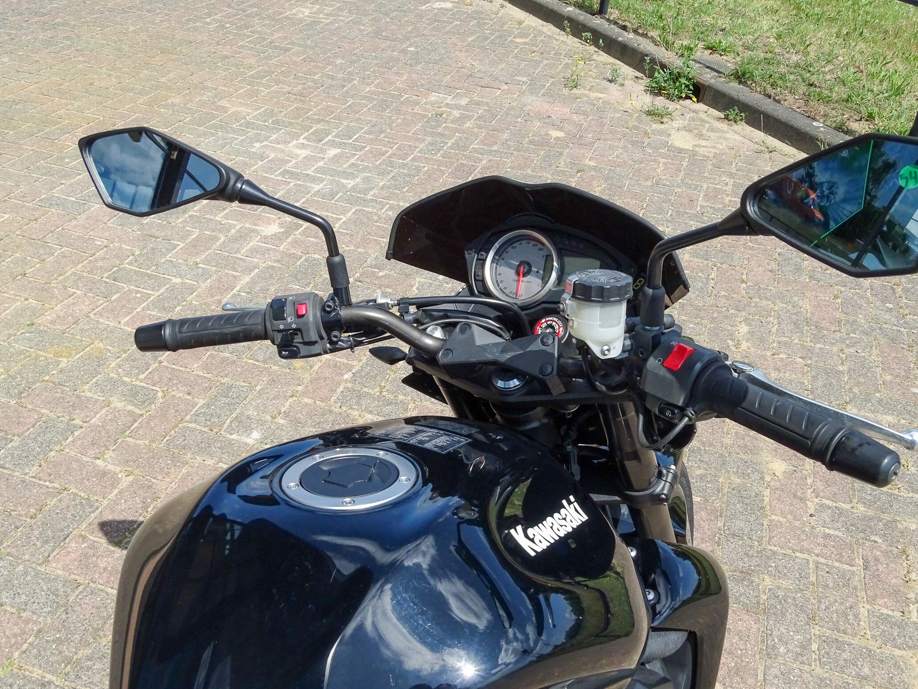 KAWASAKI Z750