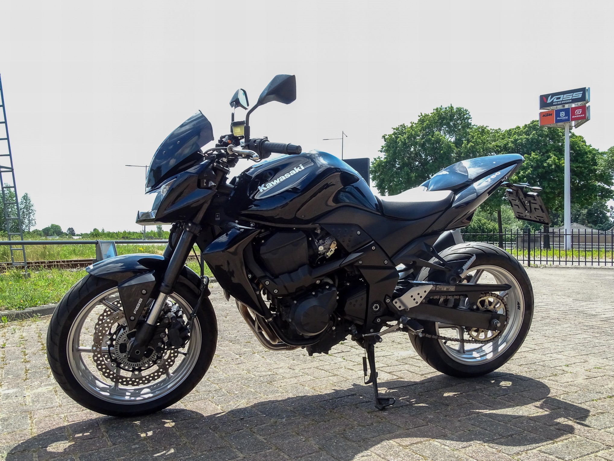 KAWASAKI Z750