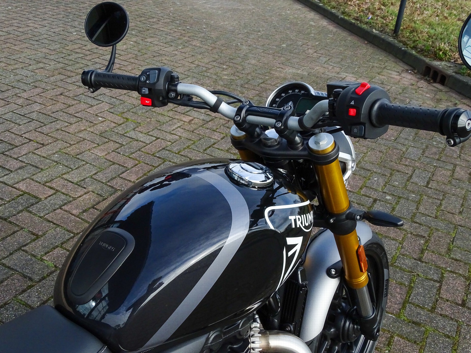 TRIUMPH - SPEED 400