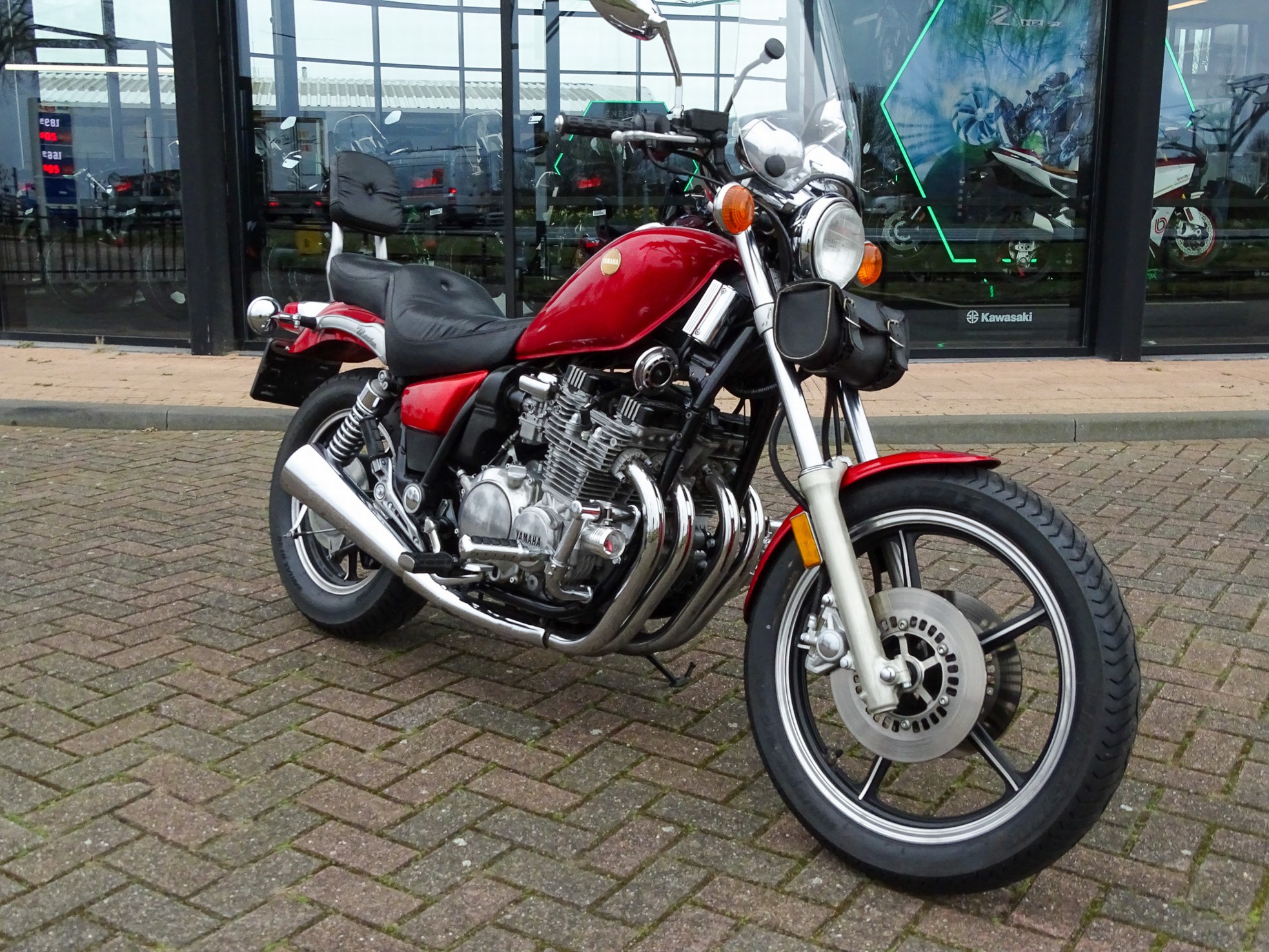YAMAHA - XJ 700 S