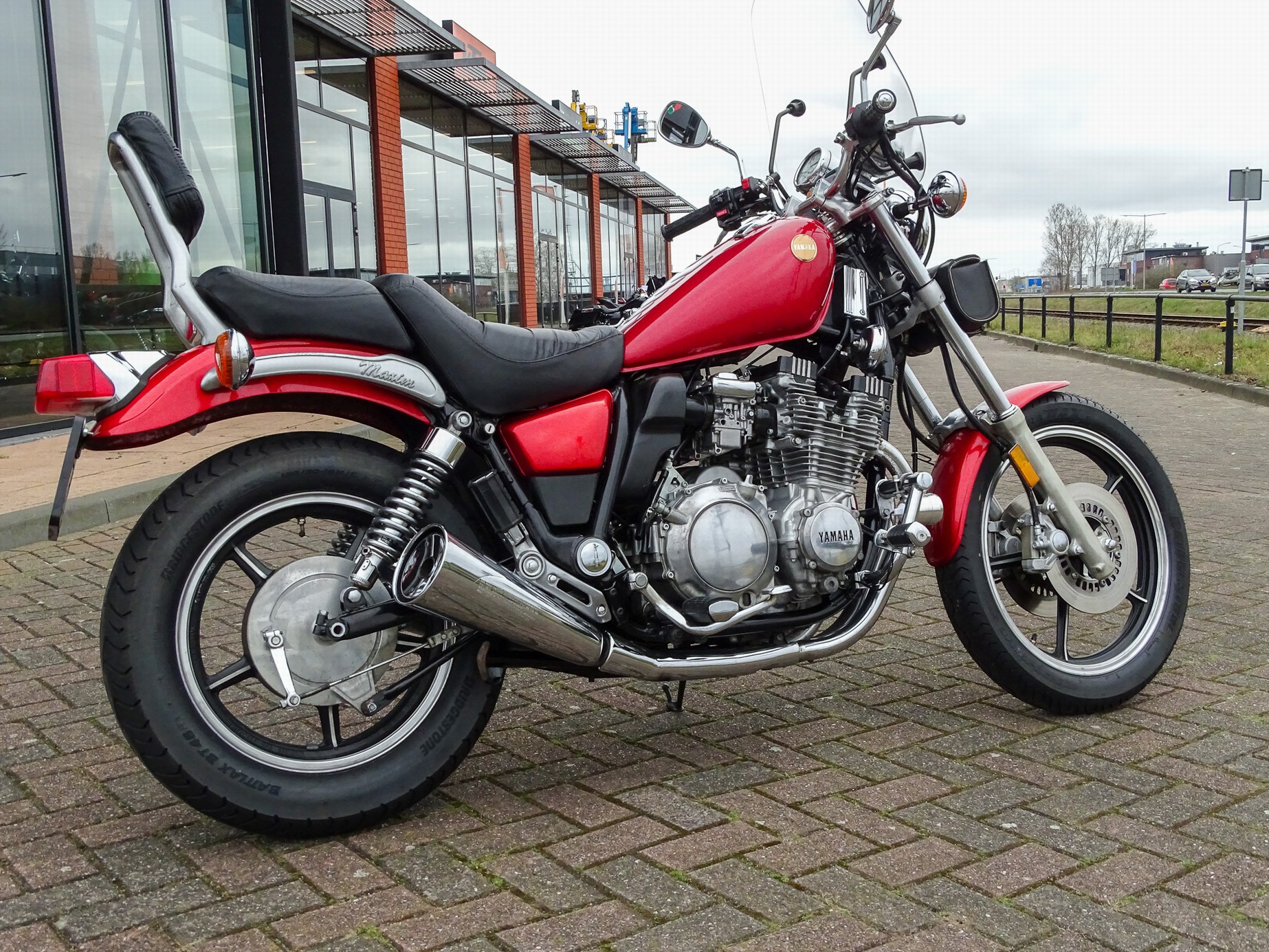 YAMAHA - XJ 700 S
