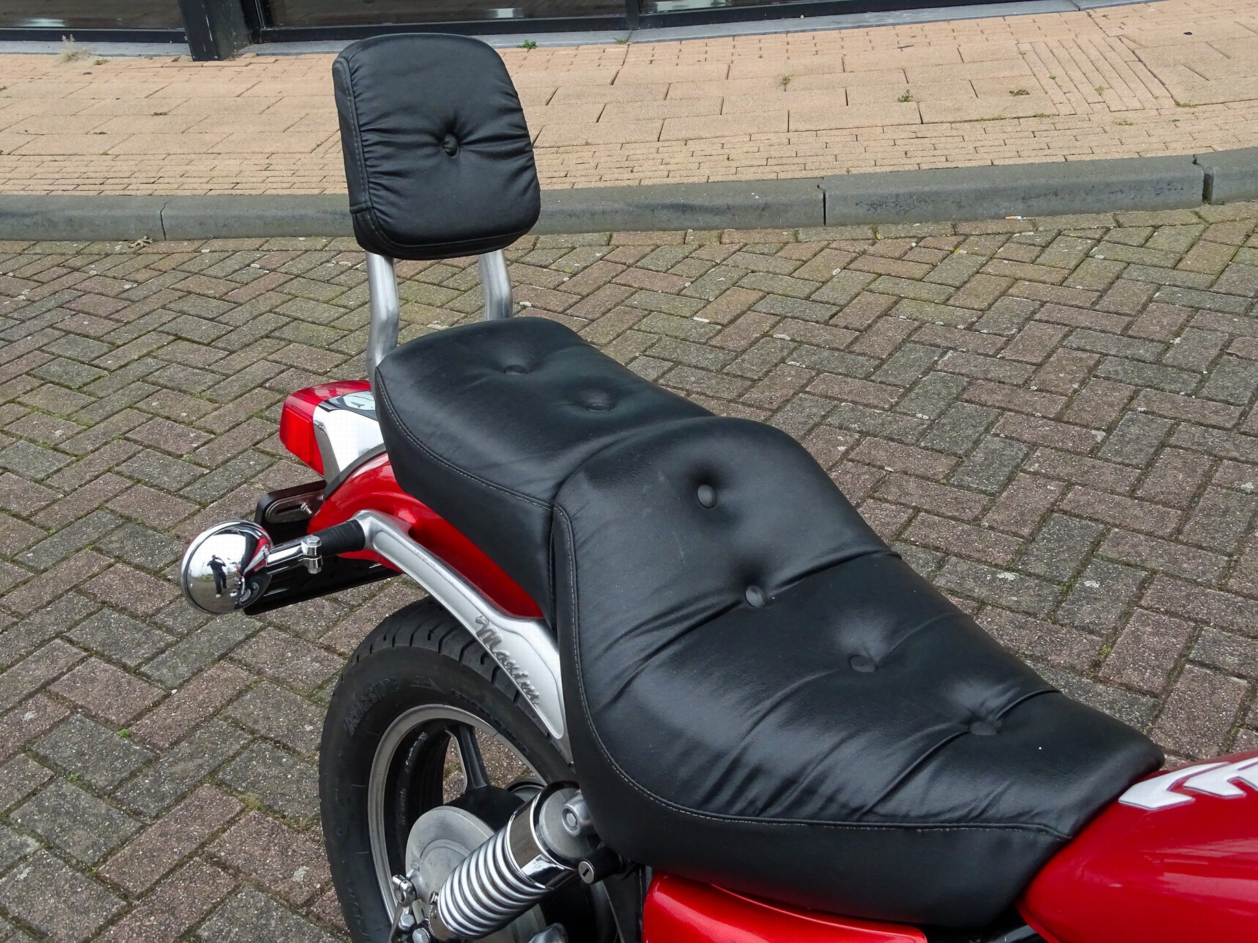 YAMAHA - XJ 700 S