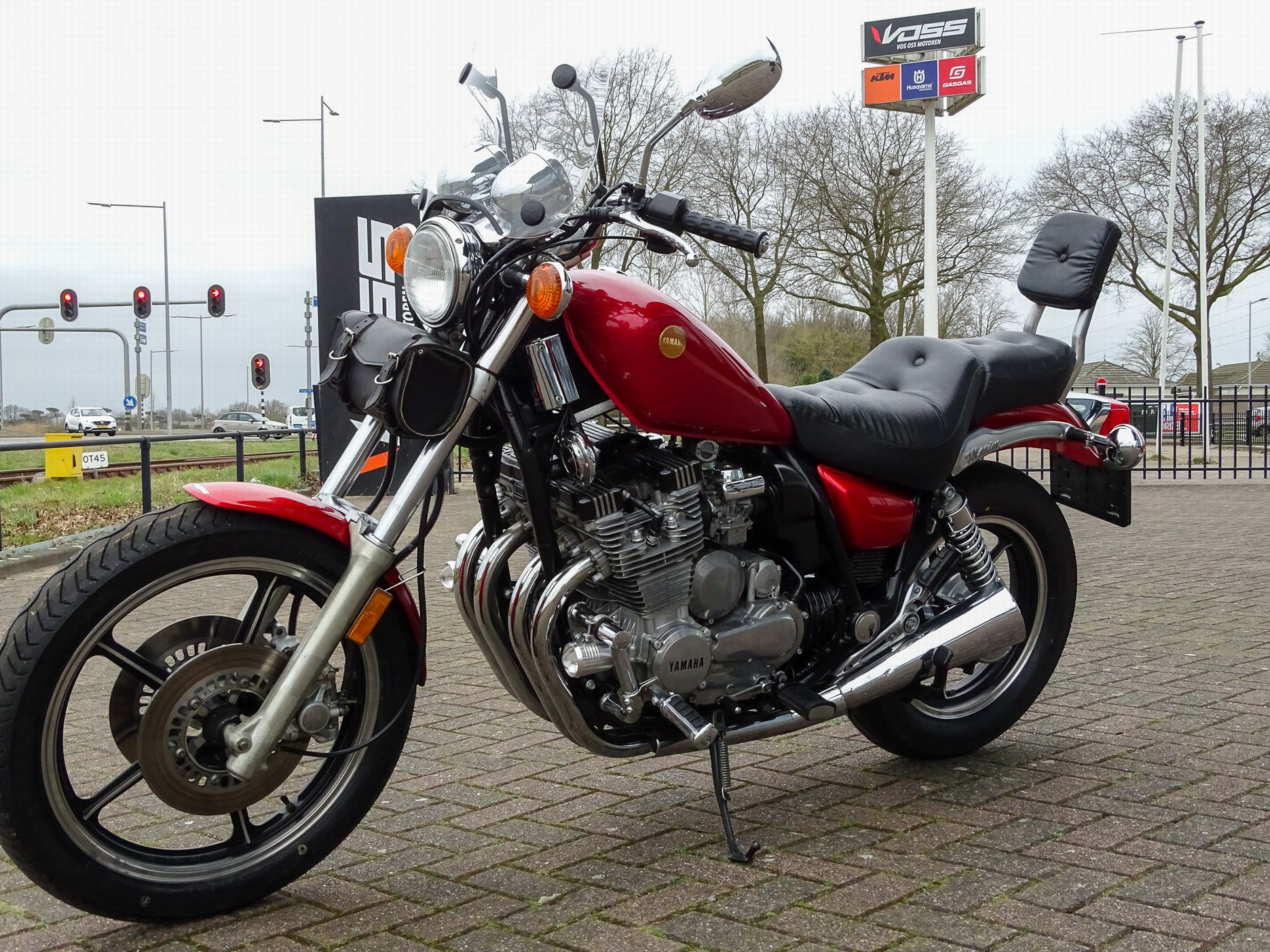YAMAHA - XJ 700 S