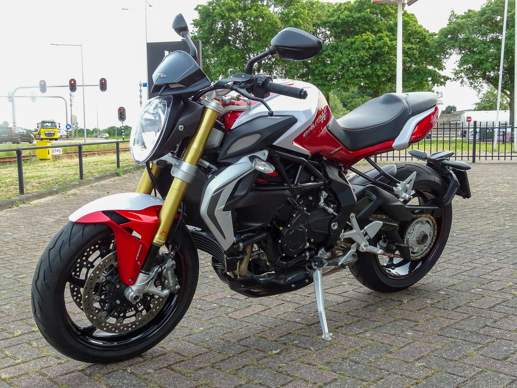 MV AGUSTA BRUTALE 800 RR