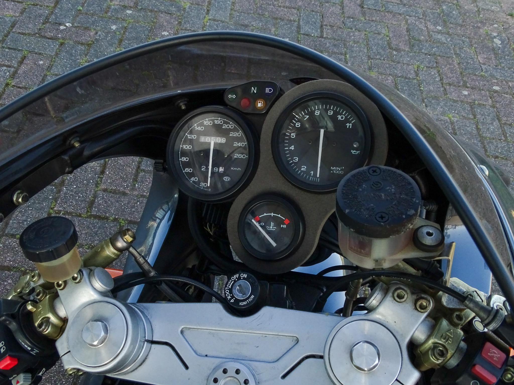 DUCATI 750SS
